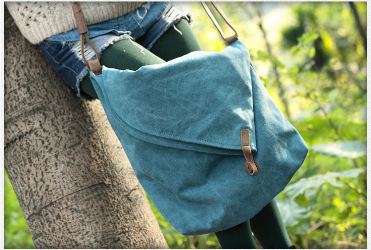 Women's Canvas Messenger Bag