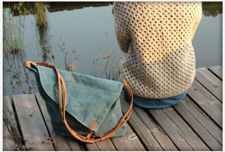 Women's Canvas Messenger Bag