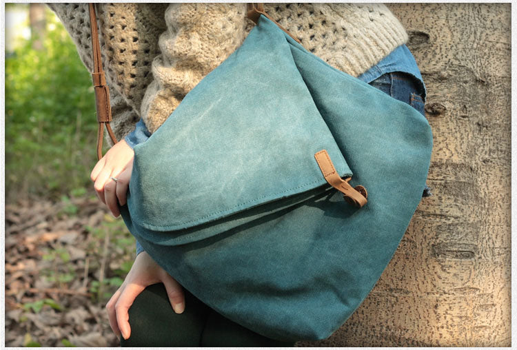 Women's Canvas Messenger Bag