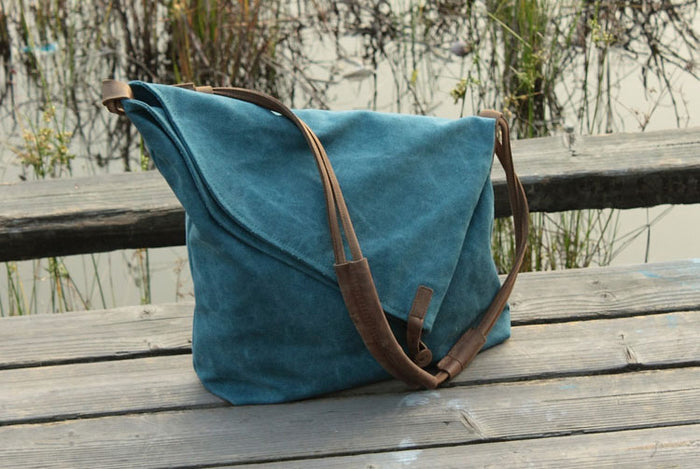 Women's Canvas Messenger Bag