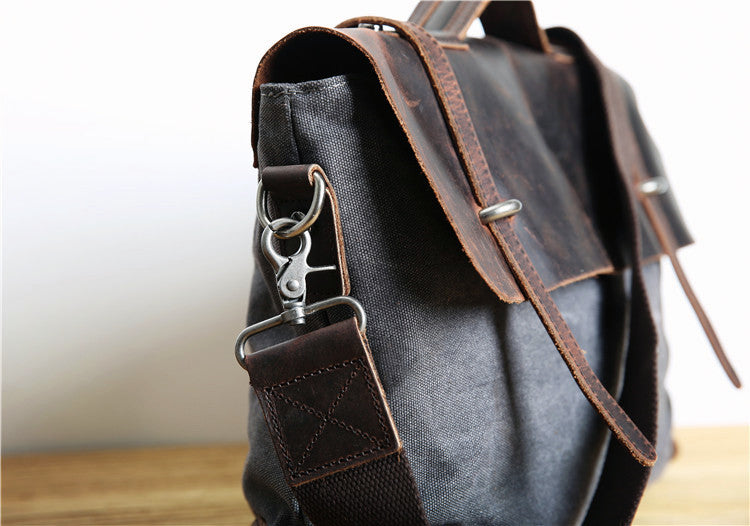 Classic Heritage Messenger Bag